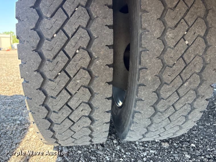 image for item EG8947 2012 Ford F450 Super Duty XL Ext. Cab utility / service truck