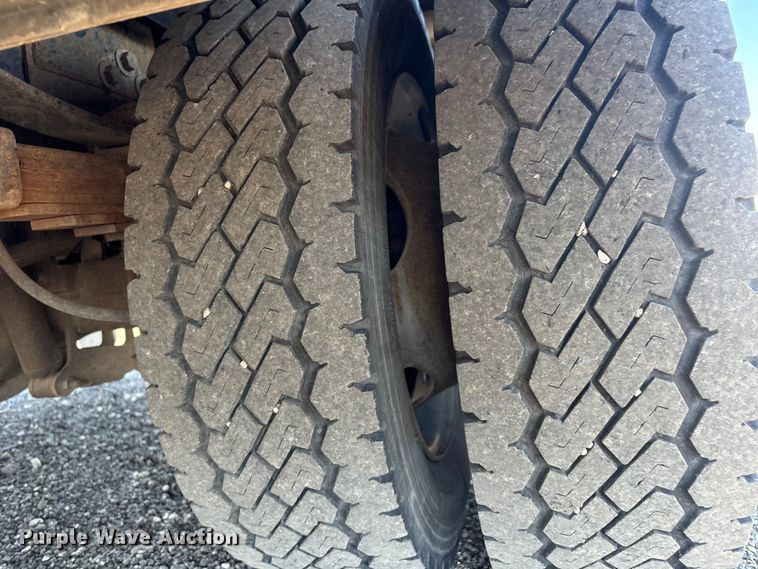 image for item EG8947 2012 Ford F450 Super Duty XL Ext. Cab utility / service truck