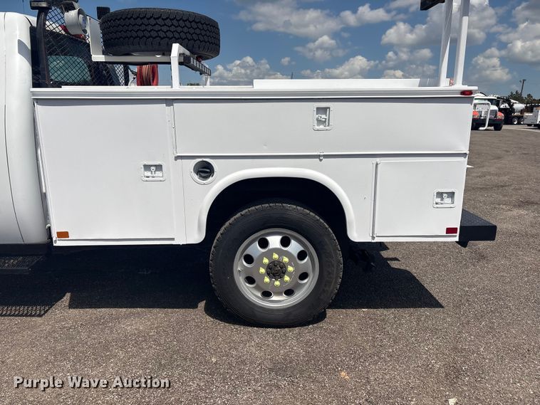 image for item EG8957 2013 Chevrolet Silverado 3500HD Ext. Cab utility bed pickup truck