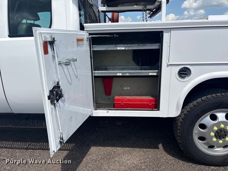 image for item EG8957 2013 Chevrolet Silverado 3500HD Ext. Cab utility bed pickup truck