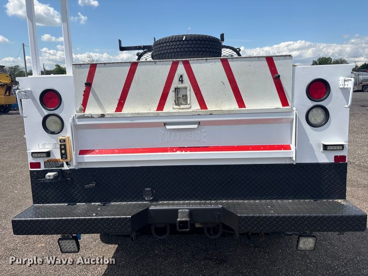 image for item EG8957 2013 Chevrolet Silverado 3500HD Ext. Cab utility bed pickup truck