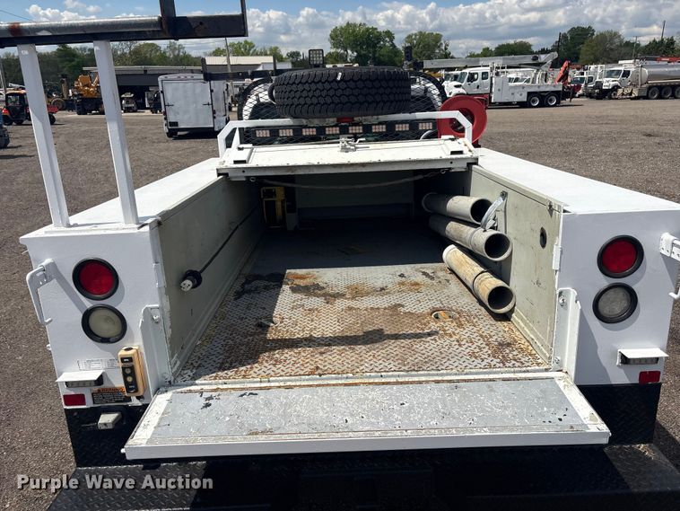 image for item EG8957 2013 Chevrolet Silverado 3500HD Ext. Cab utility bed pickup truck