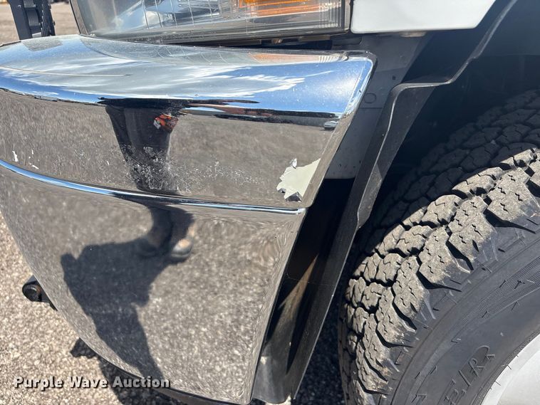 image for item EG8957 2013 Chevrolet Silverado 3500HD Ext. Cab utility bed pickup truck