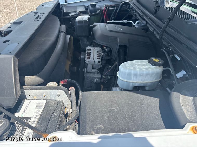 image for item EG8957 2013 Chevrolet Silverado 3500HD Ext. Cab utility bed pickup truck