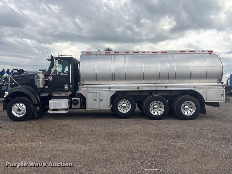 image for item EG8967 2007 International 5900i water truck