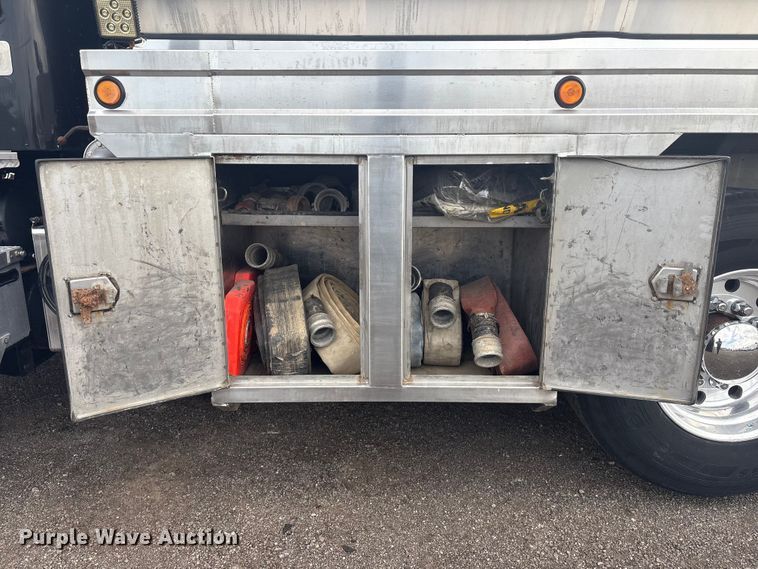 image for item EG8967 2007 International 5900i water truck