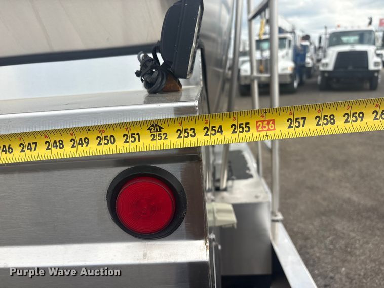 image for item EG8967 2007 International 5900i water truck