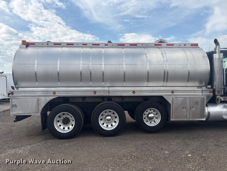 image for item EG8967 2007 International 5900i water truck