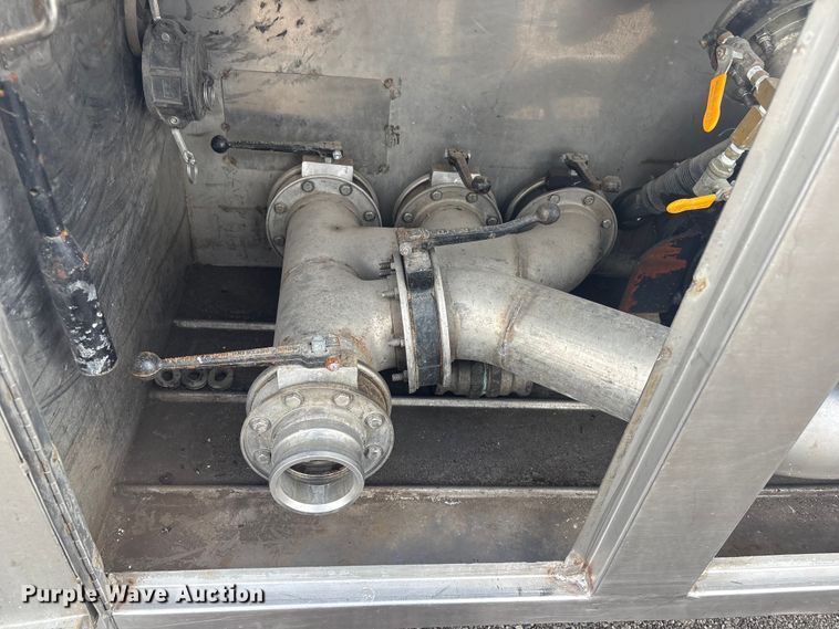 image for item EG8967 2007 International 5900i water truck