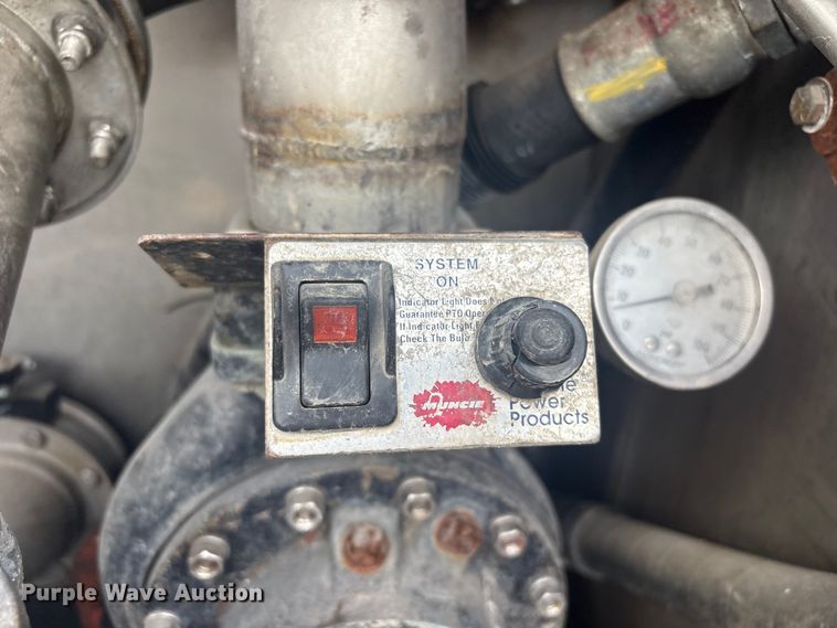 image for item EG8967 2007 International 5900i water truck