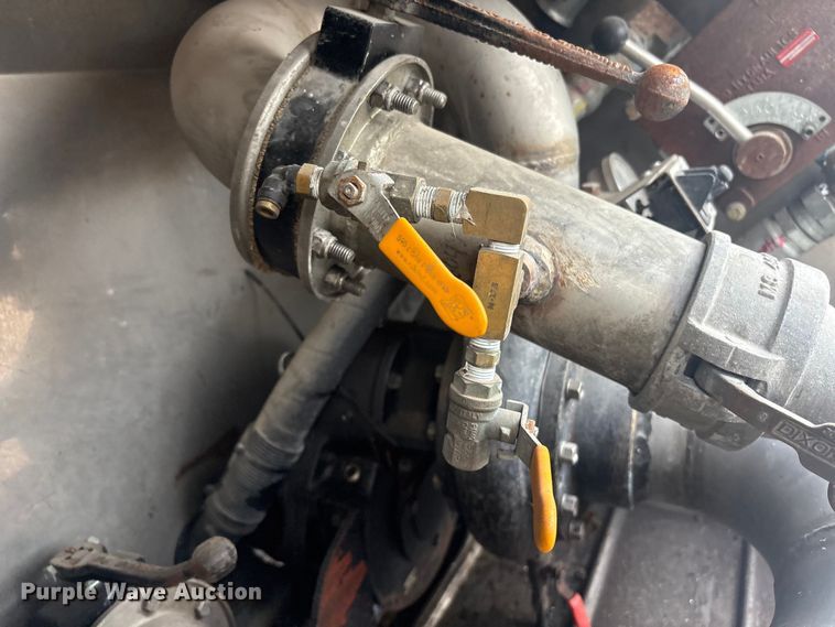 image for item EG8967 2007 International 5900i water truck