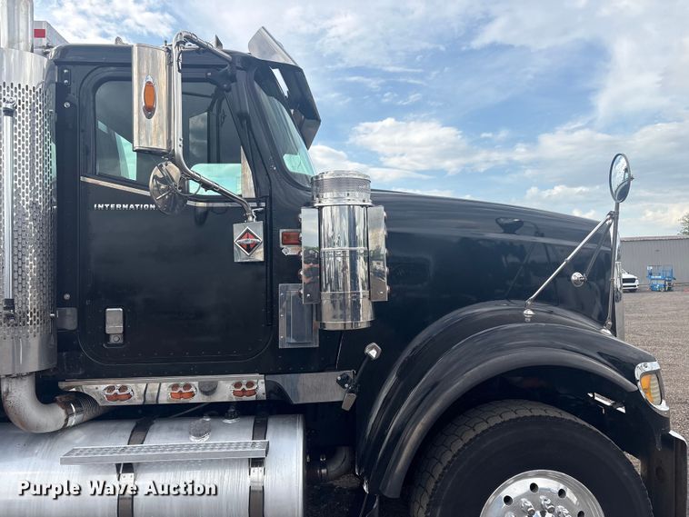 image for item EG8967 2007 International 5900i water truck