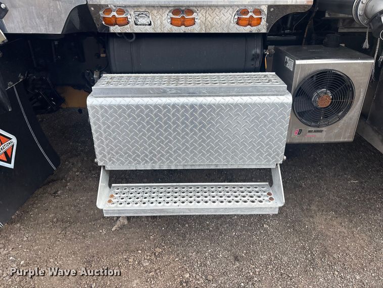 image for item EG8967 2007 International 5900i water truck