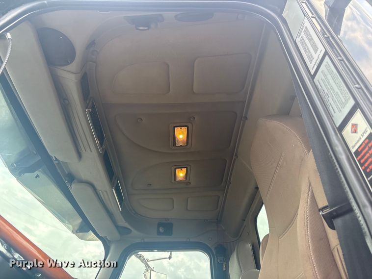 image for item EG8967 2007 International 5900i water truck