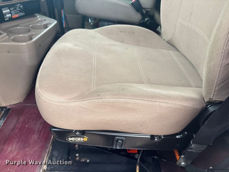 image for item EG8967 2007 International 5900i water truck