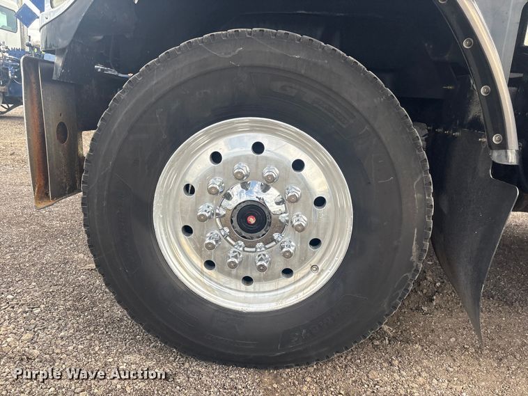 image for item EG8967 2007 International 5900i water truck