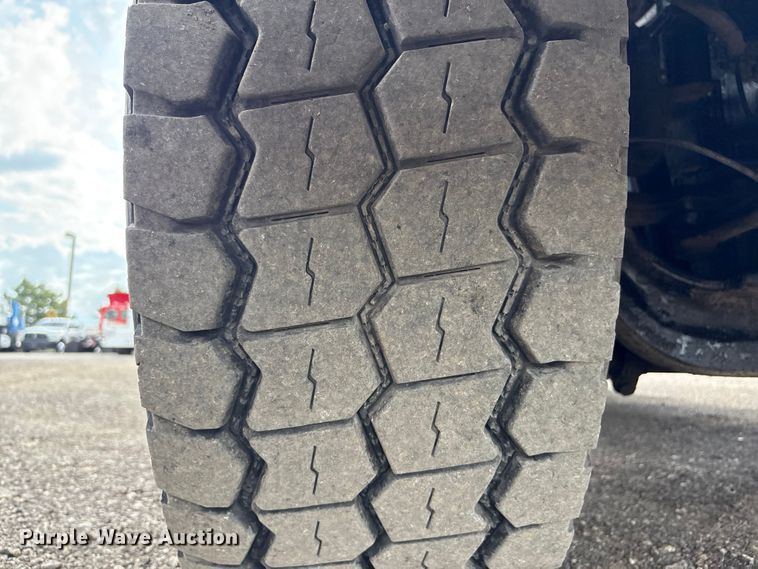 image for item EG8967 2007 International 5900i water truck