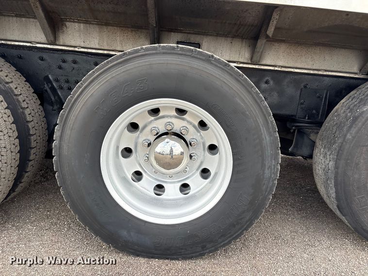 image for item EG8967 2007 International 5900i water truck