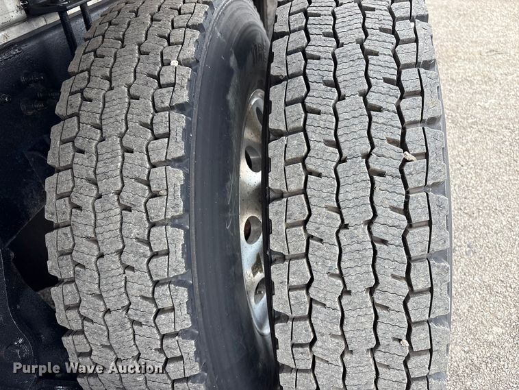 image for item EG8967 2007 International 5900i water truck