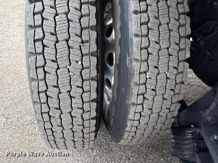 image for item EG8967 2007 International 5900i water truck