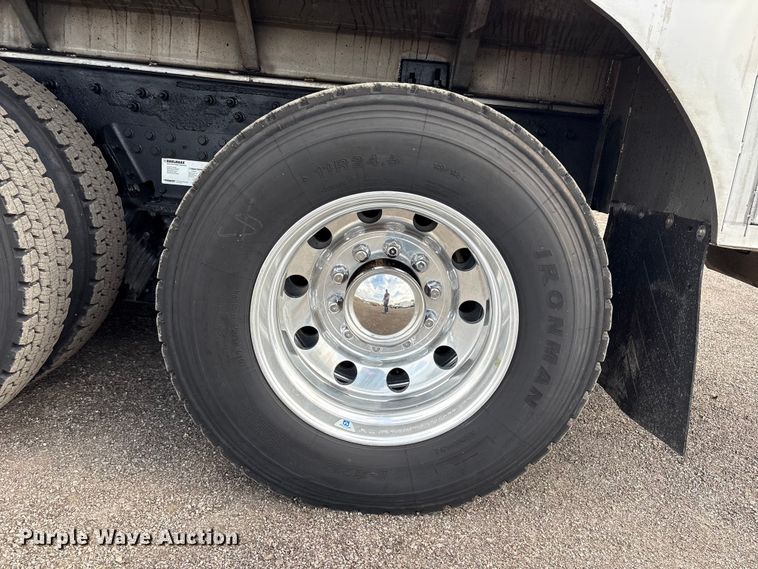 image for item EG8967 2007 International 5900i water truck