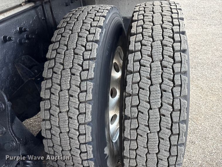 image for item EG8967 2007 International 5900i water truck