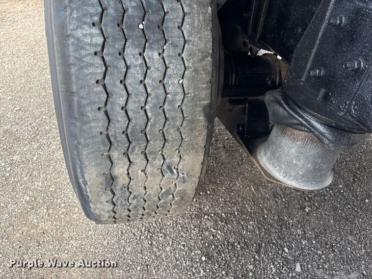 image for item EG8967 2007 International 5900i water truck