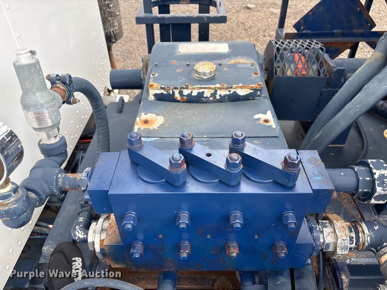 image for item EG8970 2013 Peterbilt 337 oilfield acidizing pump truck  