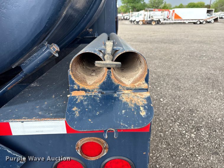 image for item EG8970 2013 Peterbilt 337 oilfield acidizing pump truck  