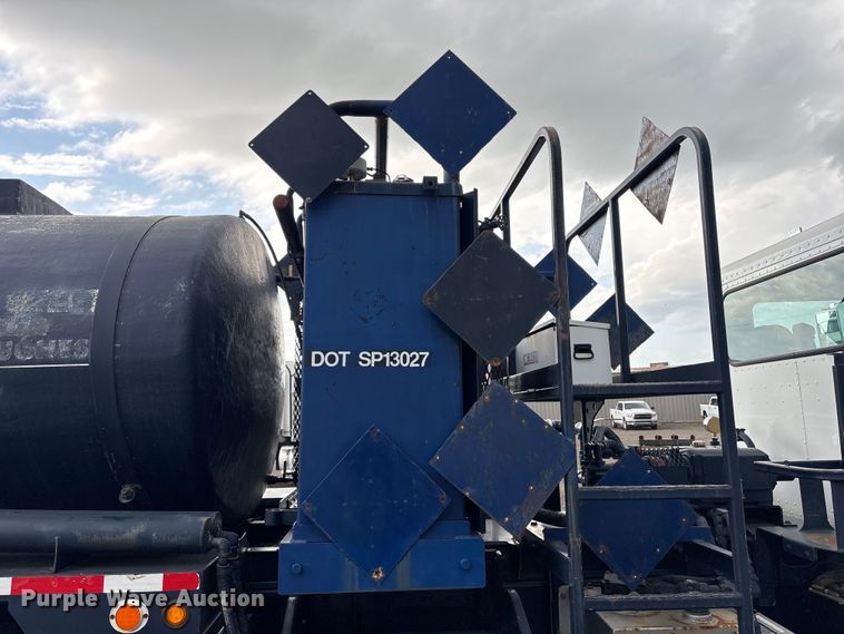 image for item EG8970 2013 Peterbilt 337 oilfield acidizing pump truck  