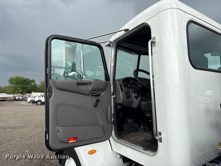 image for item EG8970 2013 Peterbilt 337 oilfield acidizing pump truck  