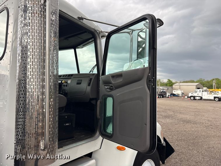 image for item EG8970 2013 Peterbilt 337 oilfield acidizing pump truck  