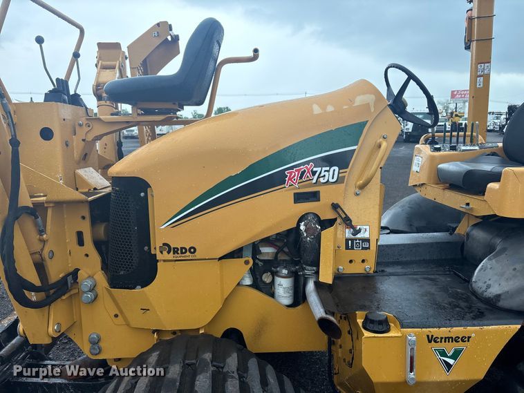 image for item EG8972 2017 Vermeer RTX750 vibratory cable plow