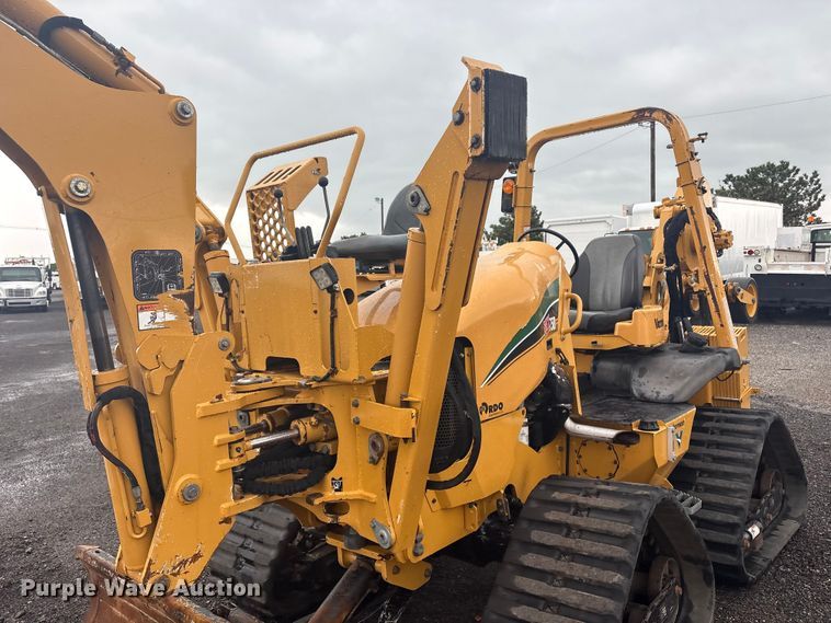 image for item EG8972 2017 Vermeer RTX750 vibratory cable plow