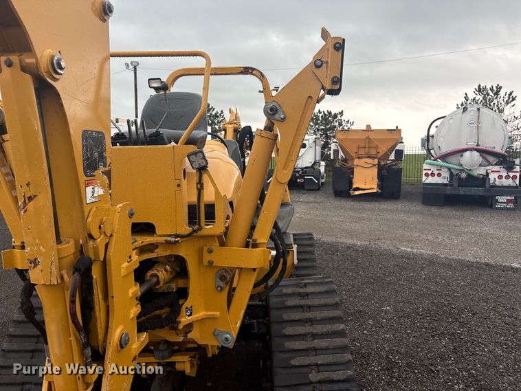 image for item EG8972 2017 Vermeer RTX750 vibratory cable plow