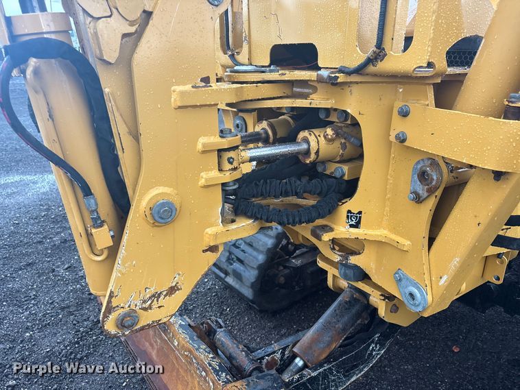 image for item EG8972 2017 Vermeer RTX750 vibratory cable plow