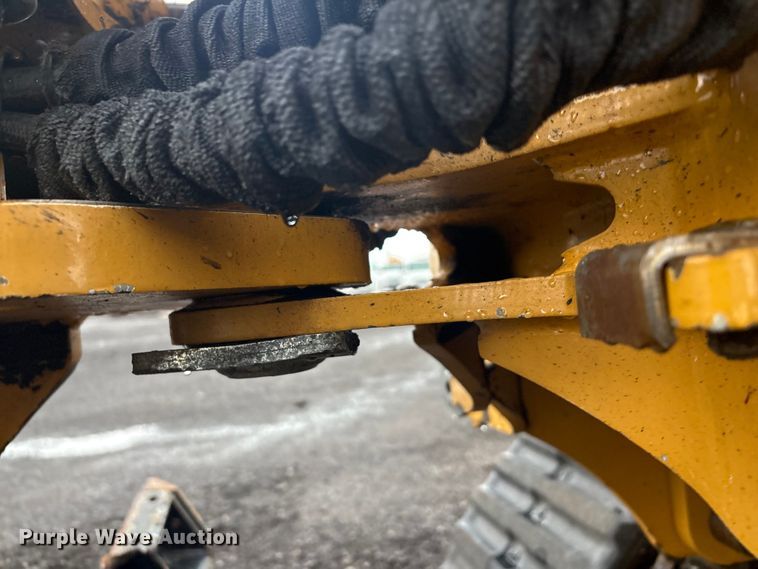 image for item EG8972 2017 Vermeer RTX750 vibratory cable plow