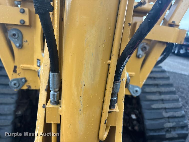 image for item EG8972 2017 Vermeer RTX750 vibratory cable plow