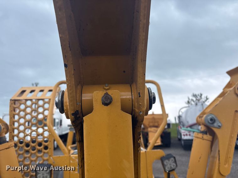 image for item EG8972 2017 Vermeer RTX750 vibratory cable plow