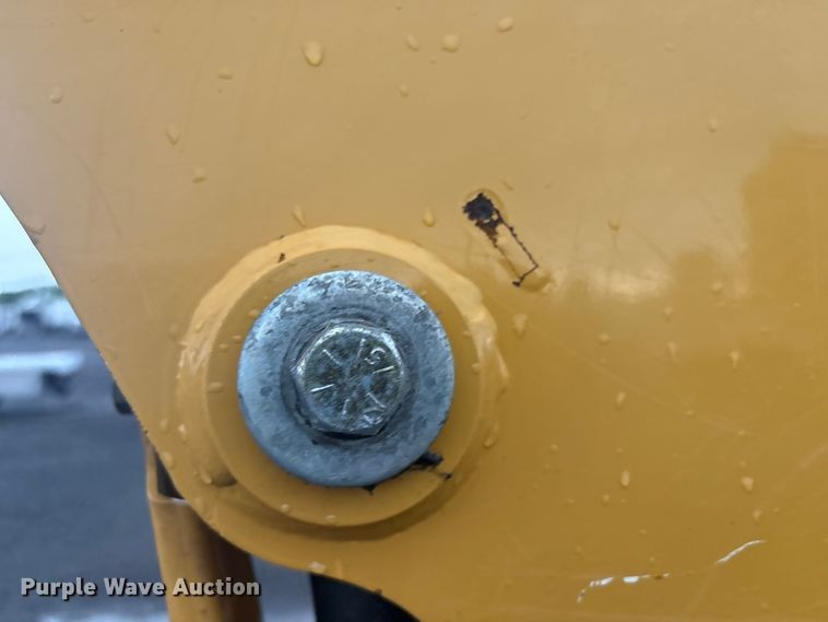 image for item EG8972 2017 Vermeer RTX750 vibratory cable plow