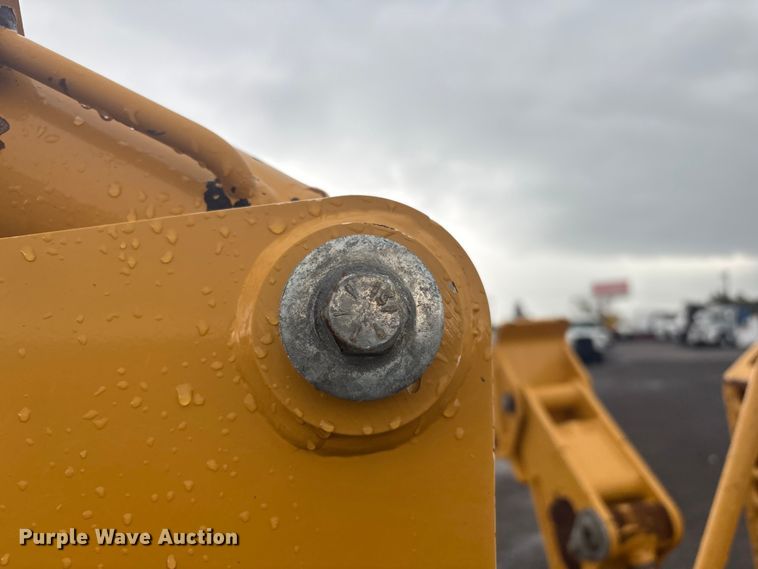 image for item EG8972 2017 Vermeer RTX750 vibratory cable plow