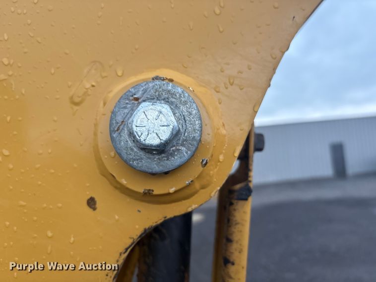 image for item EG8972 2017 Vermeer RTX750 vibratory cable plow