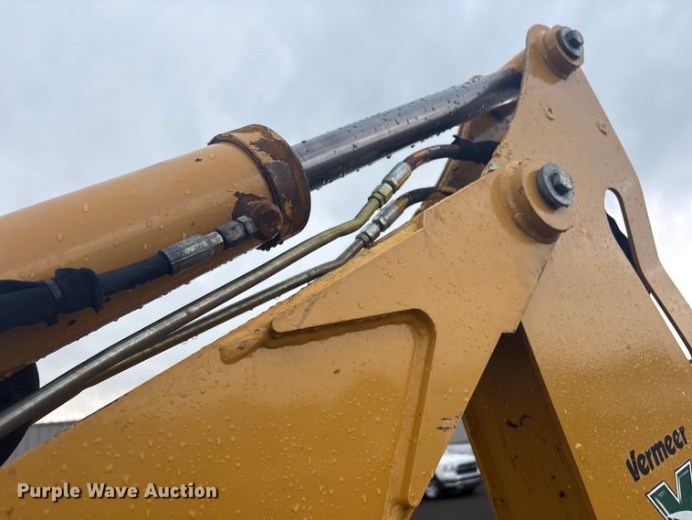 image for item EG8972 2017 Vermeer RTX750 vibratory cable plow