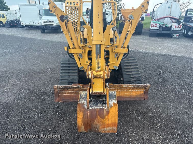 image for item EG8972 2017 Vermeer RTX750 vibratory cable plow