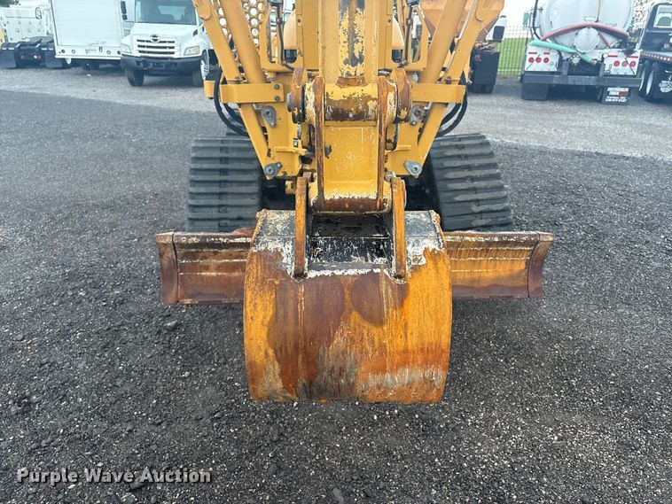 image for item EG8972 2017 Vermeer RTX750 vibratory cable plow