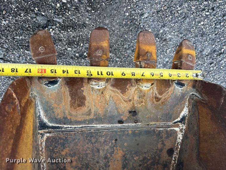 image for item EG8972 2017 Vermeer RTX750 vibratory cable plow