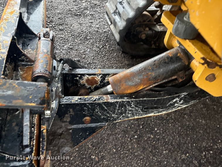 image for item EG8972 2017 Vermeer RTX750 vibratory cable plow