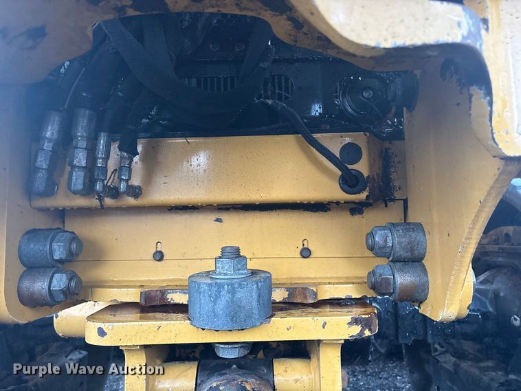 image for item EG8972 2017 Vermeer RTX750 vibratory cable plow