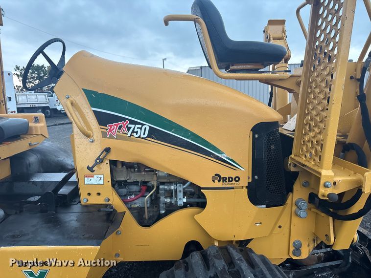 image for item EG8972 2017 Vermeer RTX750 vibratory cable plow