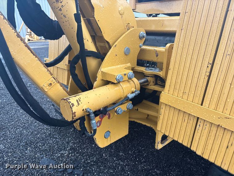 image for item EG8972 2017 Vermeer RTX750 vibratory cable plow